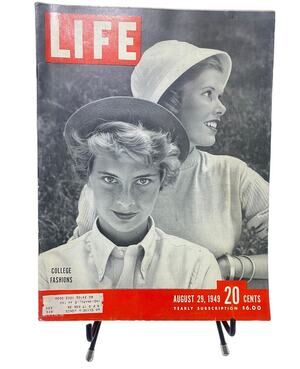 LIFE Magazine August 29 1949 College Fashions Ann Hemenway Mary Mohr Cover
